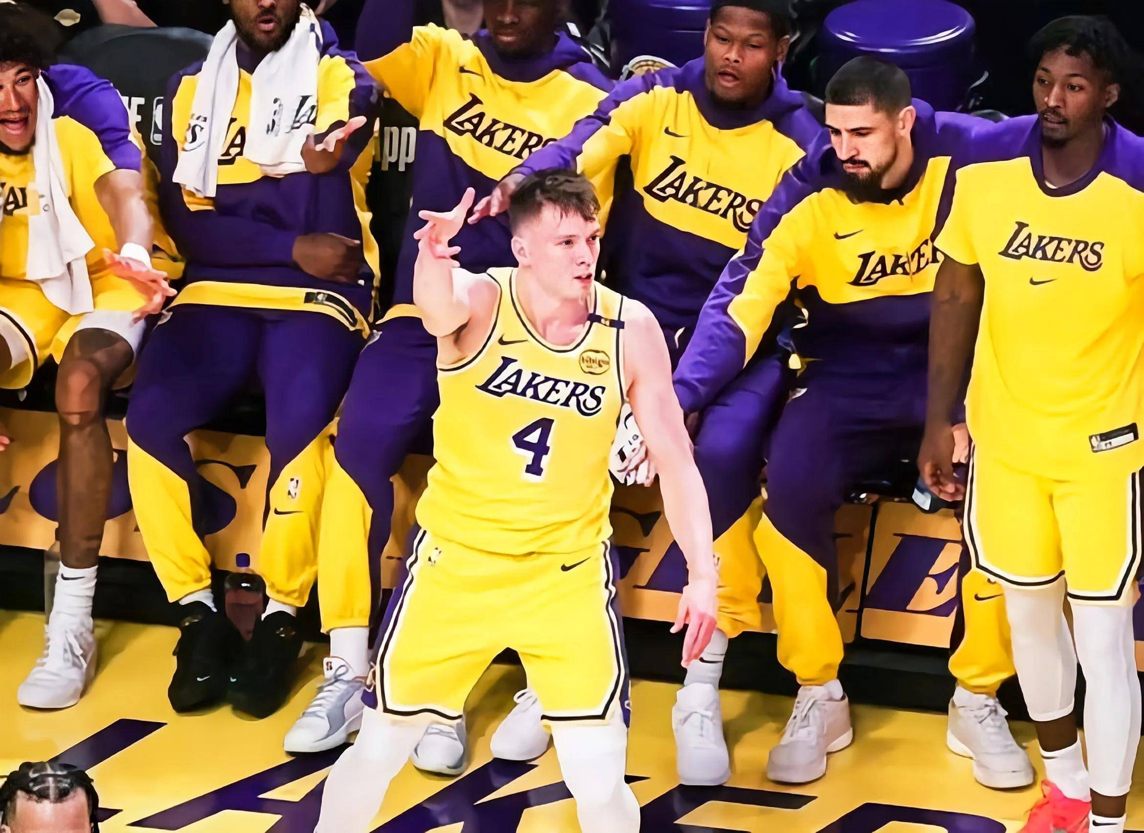 九游体育-包含NBA夏季联赛：布朗尼10分湖人胜热火勇士惜败马刺的词条