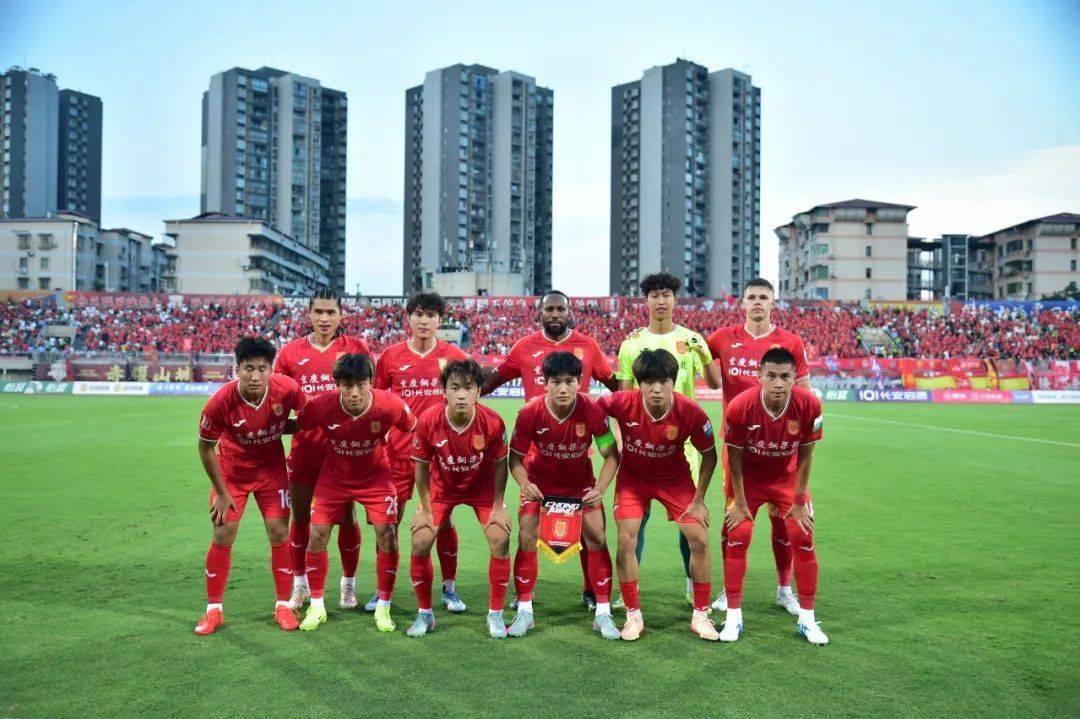 2025中甲巅峰对决：重庆铜梁龙VS辽宁铁人，冲超之路