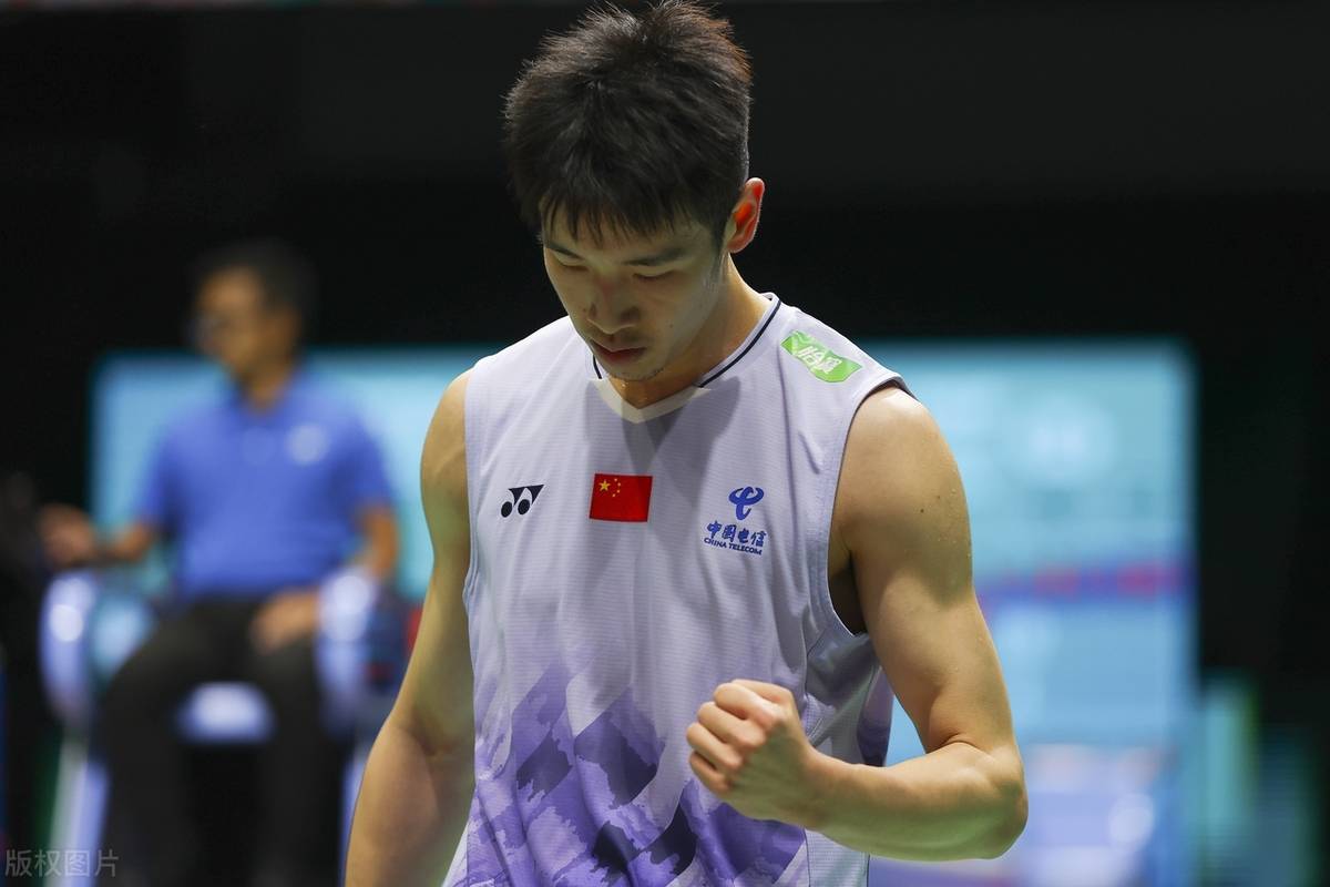 石宇奇2-0复仇欧洲冠军日本封王比肩林丹的简单介绍