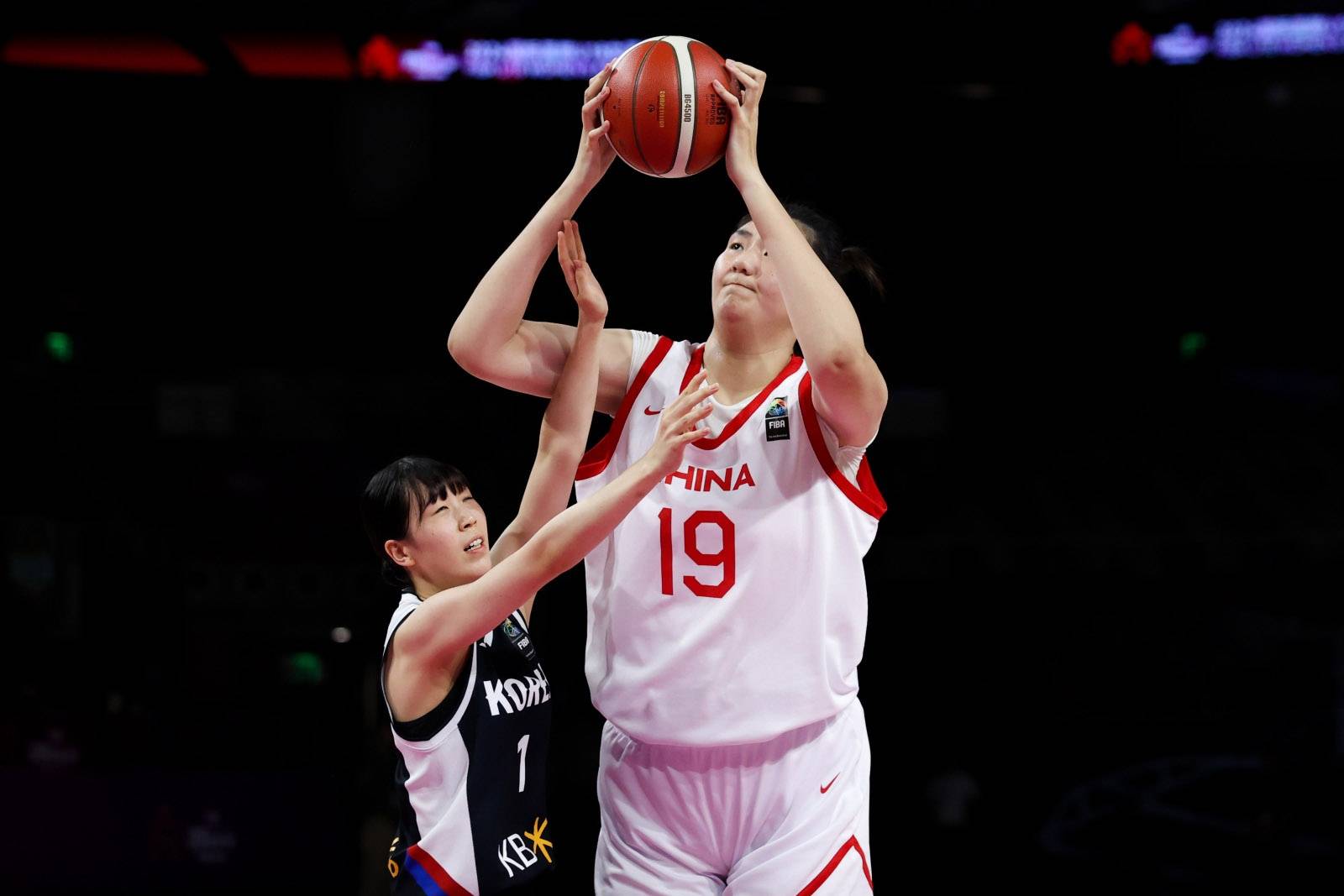 九游体育-关于亚洲杯-张子宇18分王思雨19+7+7中国女篮擒韩国获铜牌的信息