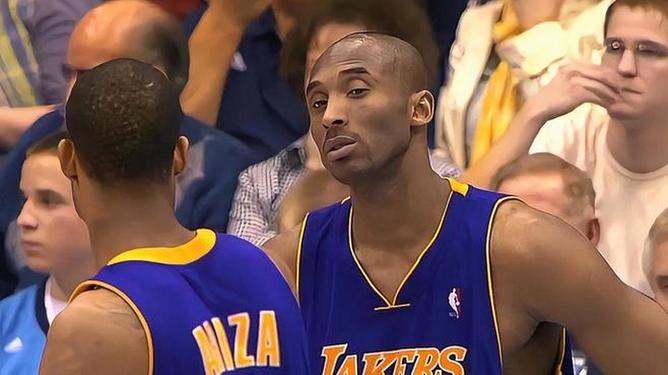 关于NBA-尼尔离开湖人后科比三年没过首轮的信息