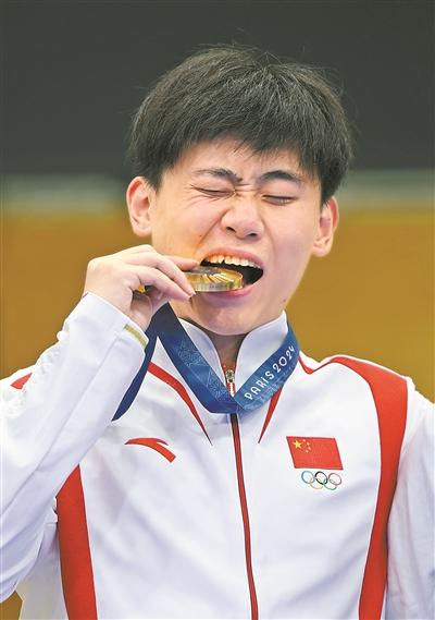 关于斯洛伐克射击选手勇夺金牌，技艺高超的信息